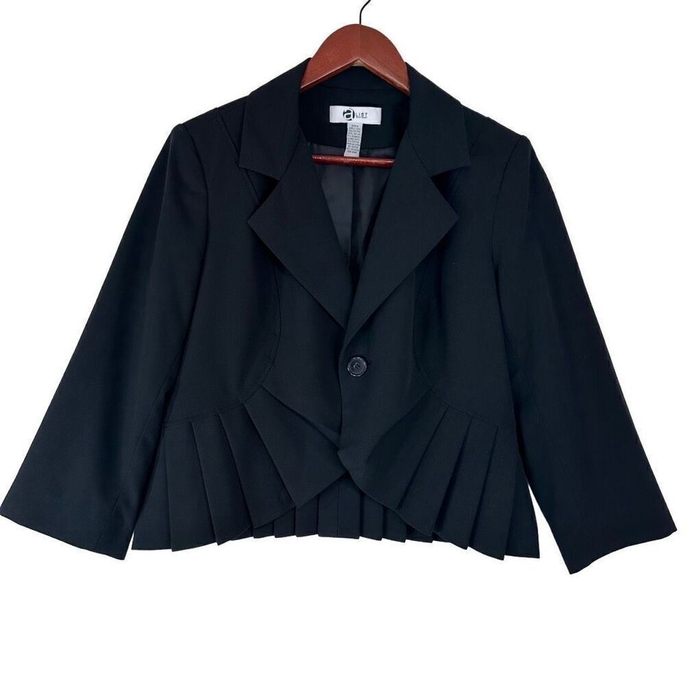 Alvin Valley A List Black Cropped Blazer w Pleated Hem Womens Medium Modern Prep